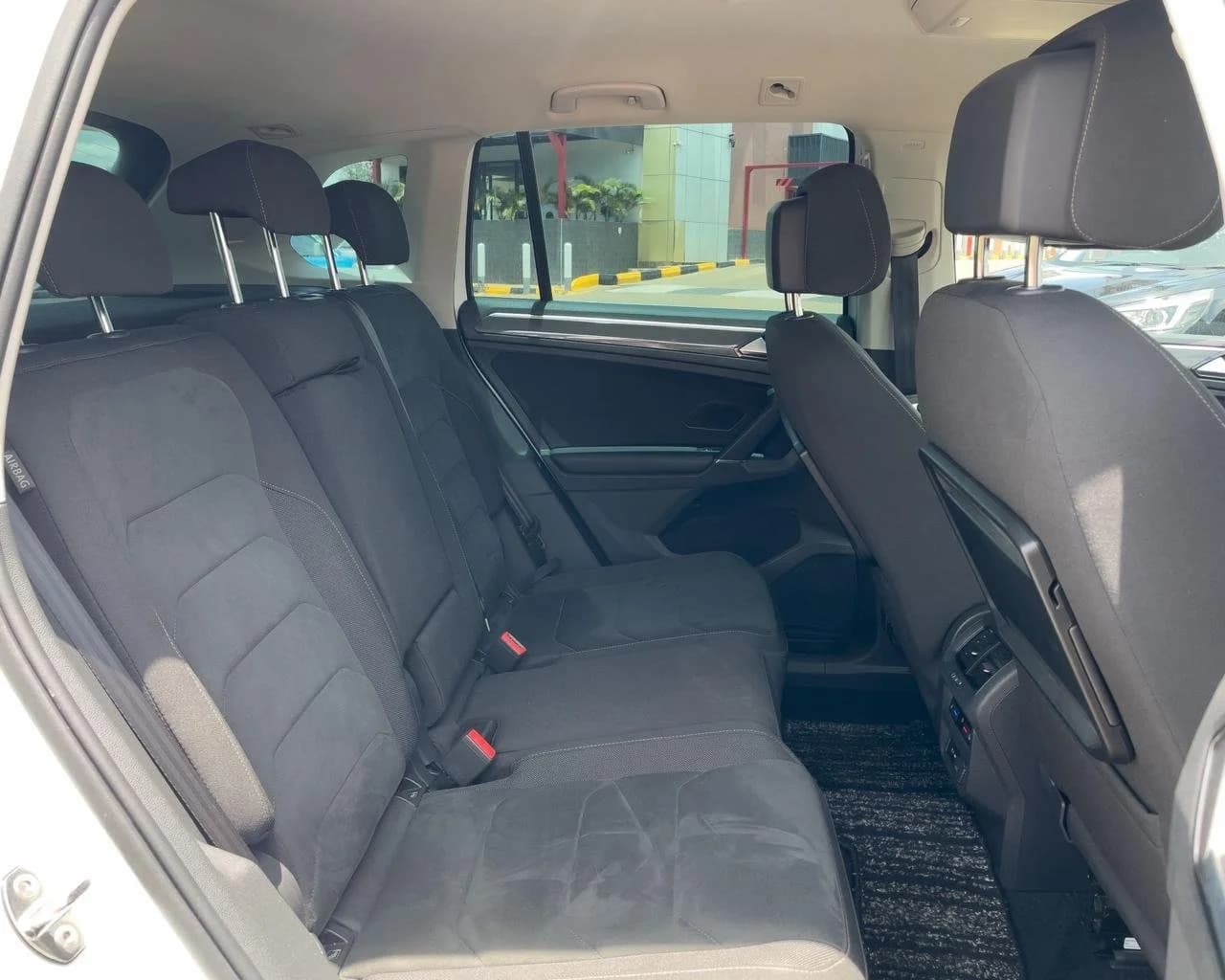 2018 VOLKSWAGEN TIGUAN thumbnail 8