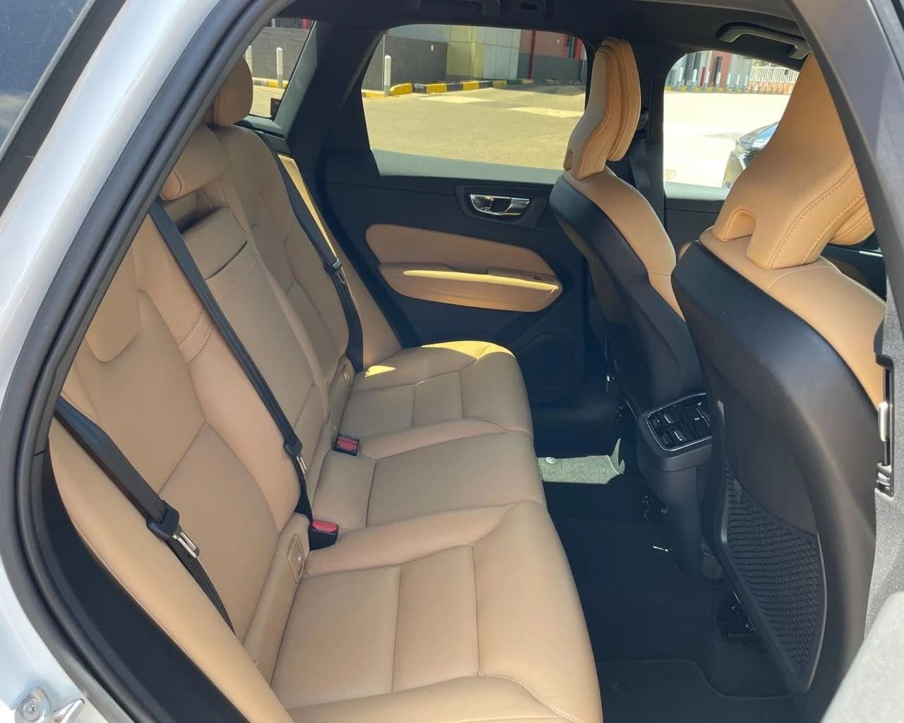 2018 VOLVO XC60 D4 thumbnail 9